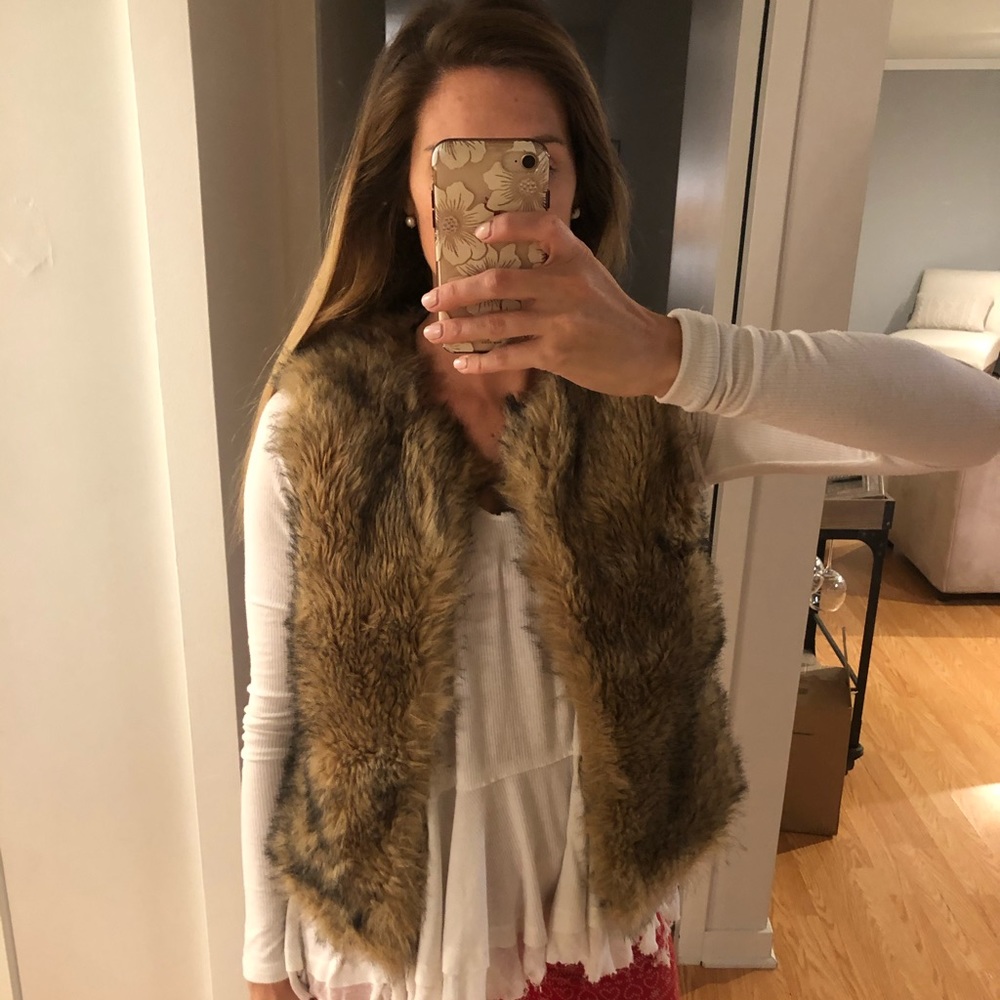 BB Dakota Faux Fur Vest in Light Camel Beige